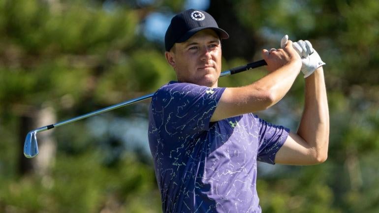 usatsi-16613561-jon-rahm-2021-northern-trust-r-4-4th-tee-1400.gif